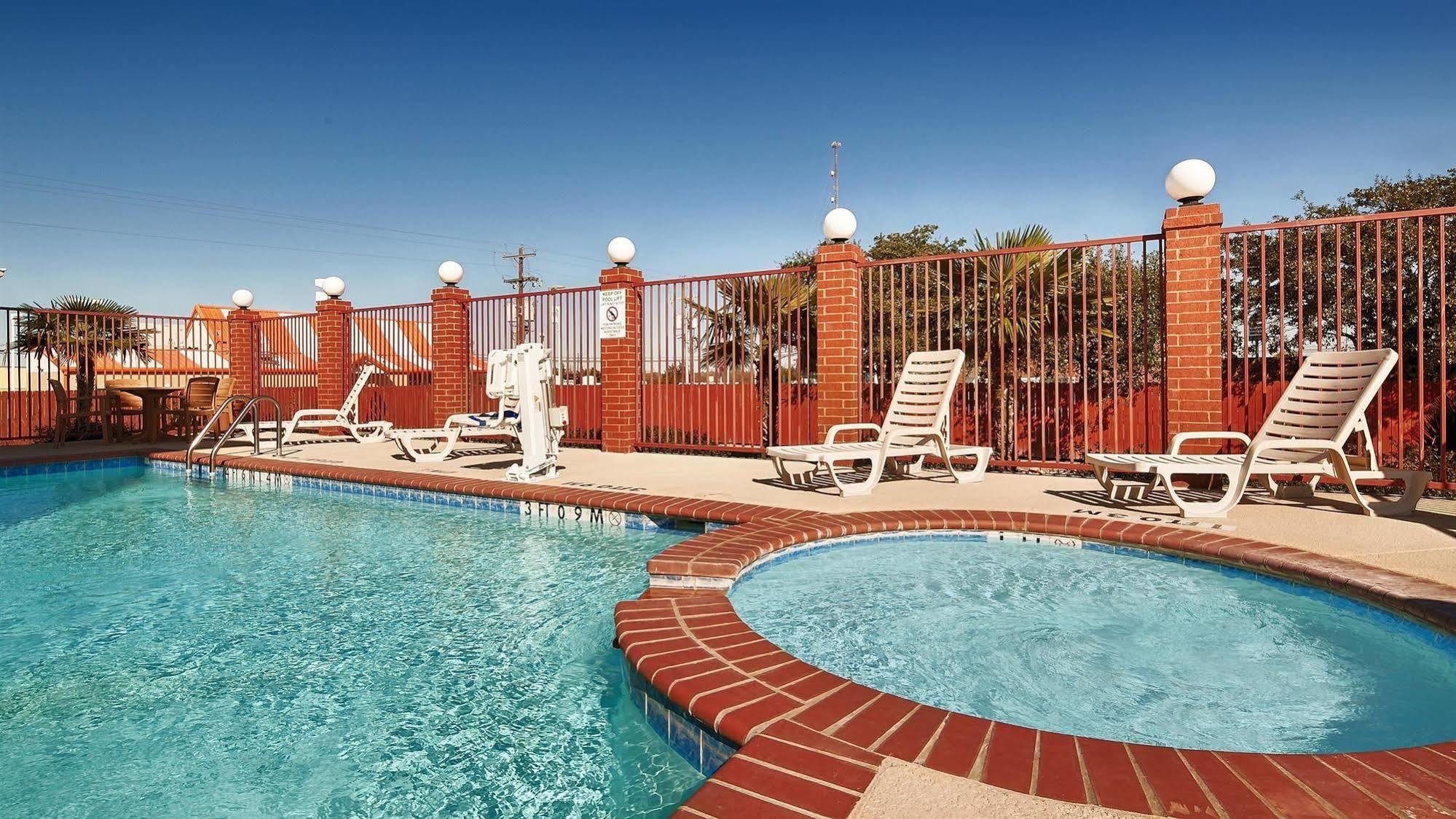Best Western Giddings Inn & Suites Екстер'єр фото